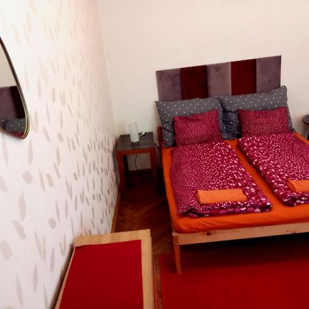 Garden Apartment Praha Bagian luar foto